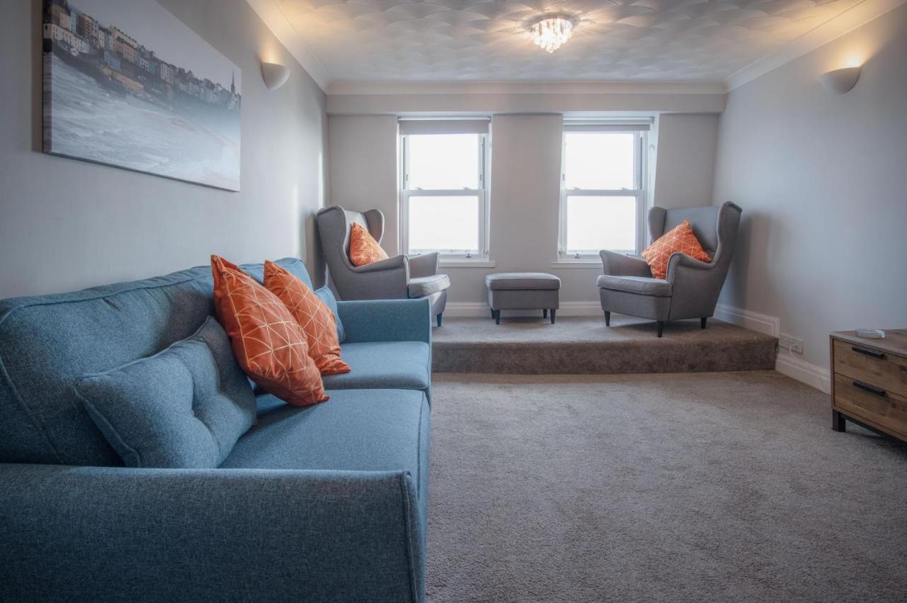 North Beach Heights - 2 Bedroom Penthouse - Tenby Exterior photo