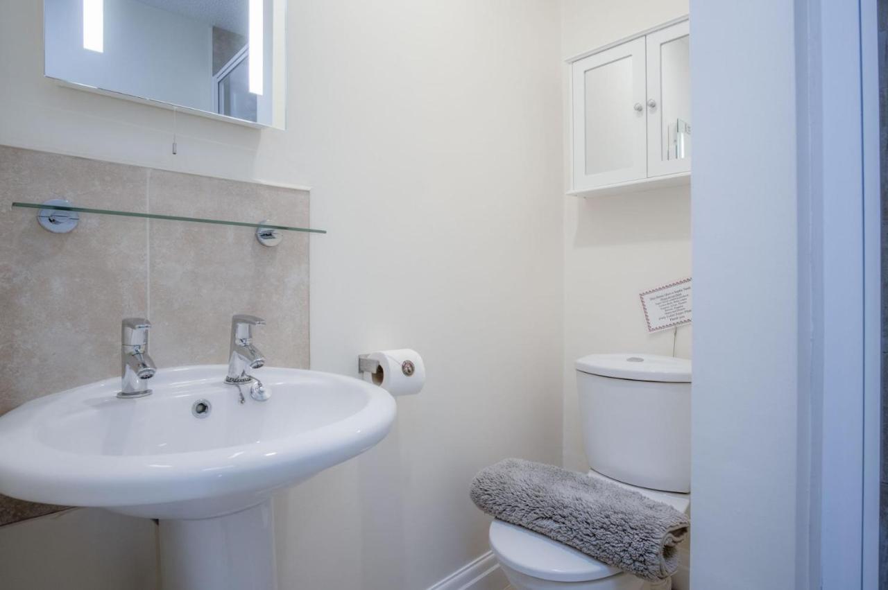 North Beach Heights - 2 Bedroom Penthouse - Tenby Exterior photo