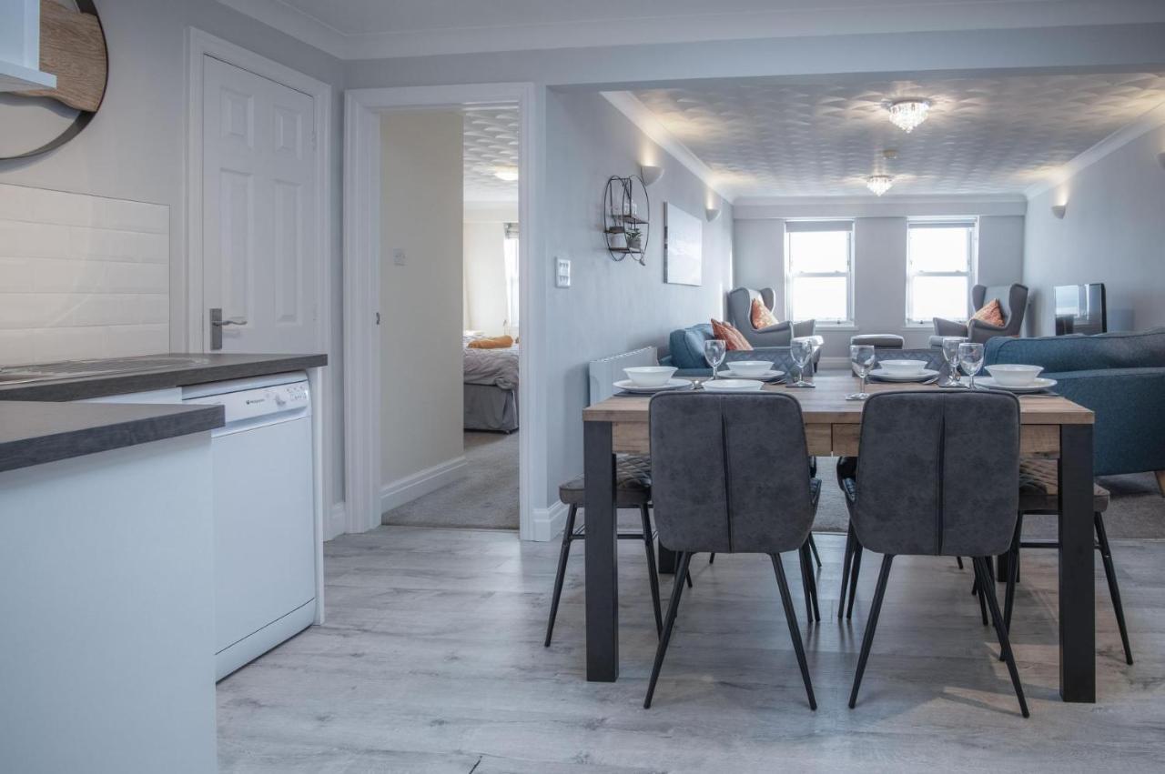 North Beach Heights - 2 Bedroom Penthouse - Tenby Exterior photo